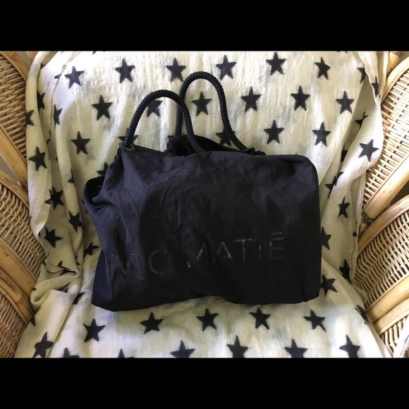 the victoria bucket bag